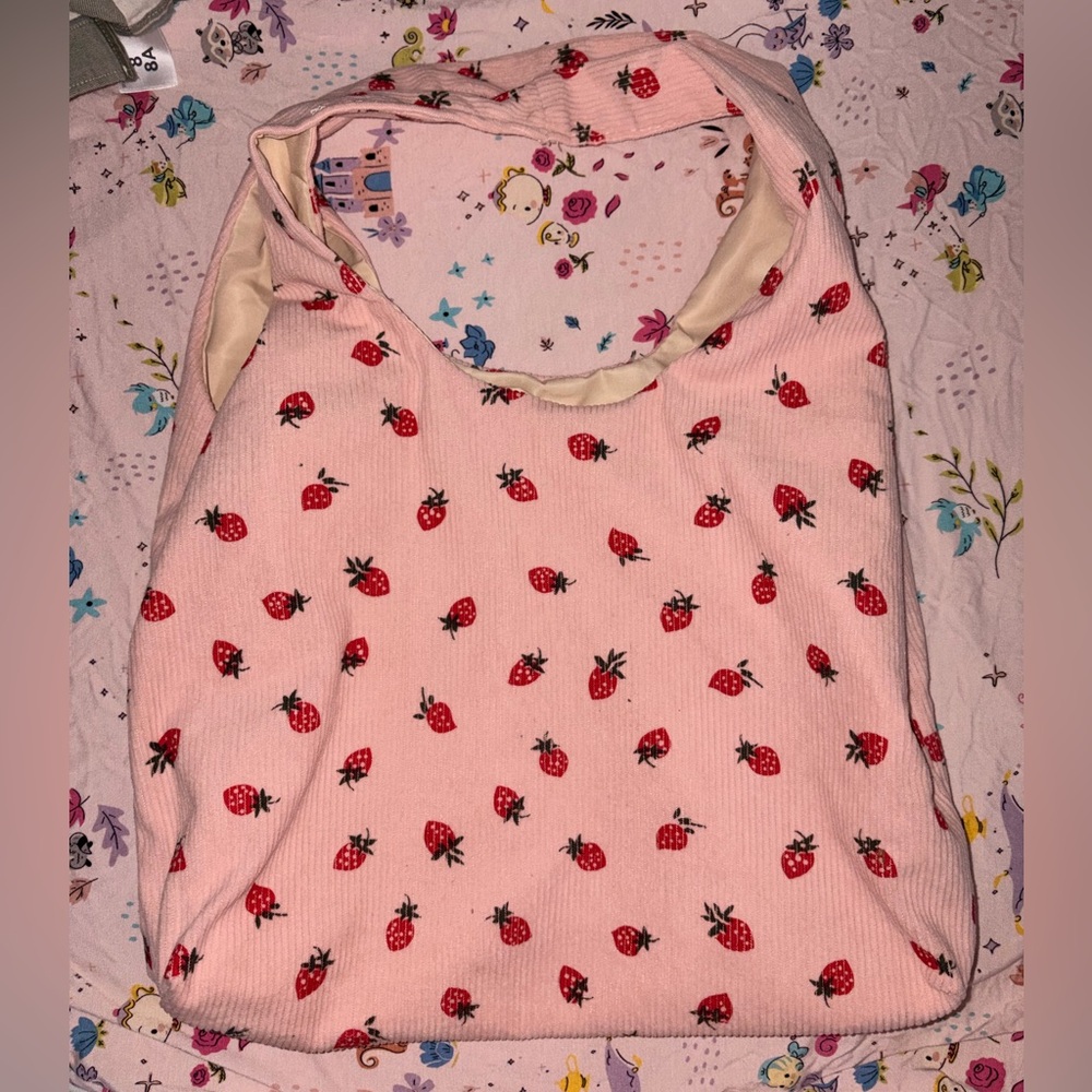 Strawberry shoulder bag